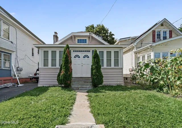 Photo 3 of Single family home for sale at 19 Bogart Ter, Albany, NY 12202 | MLS# 202625695 | Listing updated on 2026-09-15