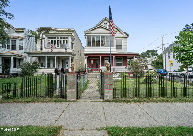 Photo 1 of Sale Pending at 264 Manning Blvd, Albany, NY 12206 | MLS# 202625736 | Listing updated on 2026-09-17