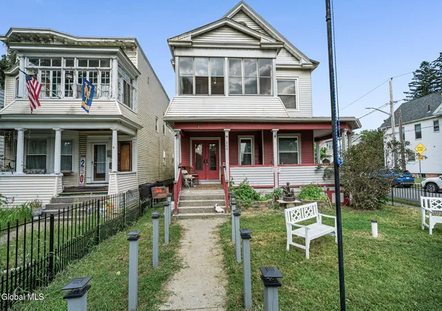 Photo 2 of Sale Pending at 264 Manning Blvd, Albany, NY 12206 | MLS# 202625736 | Listing updated on 2026-09-17