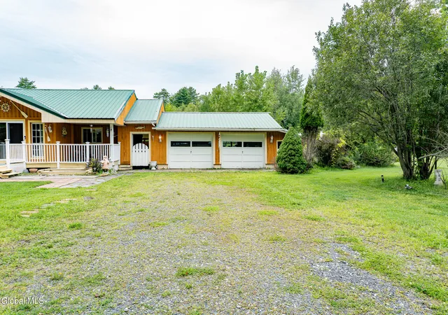 Photo 3 of Single family home for sale at 612 Bunker Hl Rd, Mayfield, NY 12117 | MLS# 202625494 | Listing updated on 2026-09-05