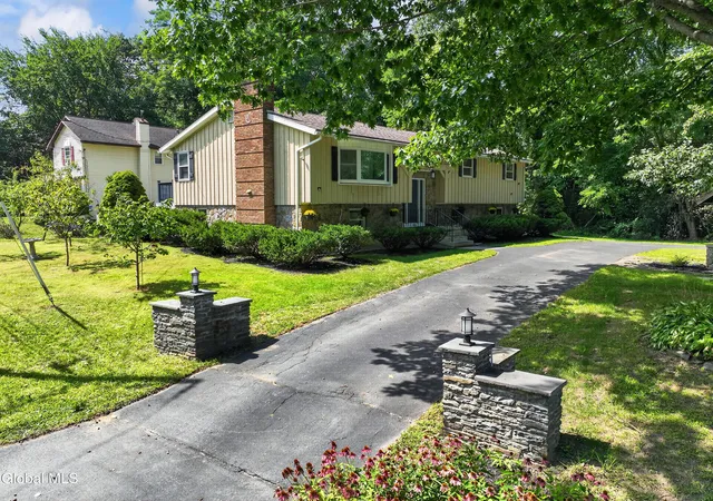 Photo 2 of Sale Pending at 16 Golf Rd, Schenectady, NY 12304 | MLS# 202626037 | Listing updated on 2026-09-28
