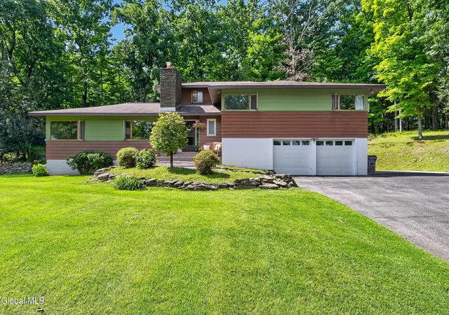 Photo 2 of Single family home for sale at 303 Terrace Rd, Schenectady, NY 12306 | MLS# 202626542 | Listing updated on 2026-09-28