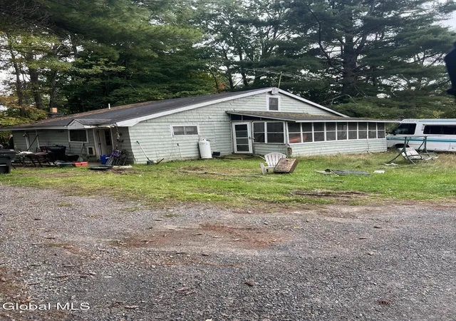 Photo 2 of Single family home for sale at 1014 County Hwy 138, Broadalbin, NY 12025 | MLS# 202626263 | Listing updated on 2026-09-22