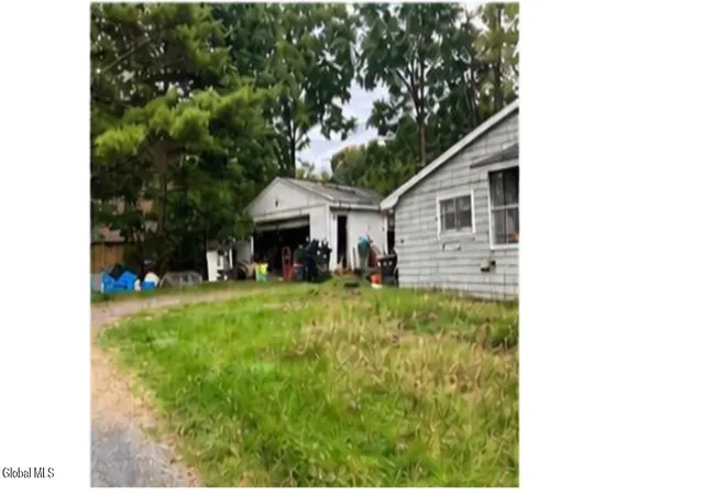 Photo 3 of Single family home for sale at 1014 County Hwy 138, Broadalbin, NY 12025 | MLS# 202626263 | Listing updated on 2026-09-22