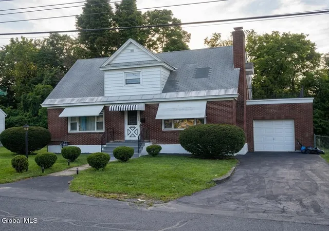 Photo 3 of House for sale at 2151 Lenox Rd, Schenectady, NY 12308 | MLS# 202625425 | Listing updated on 2026-10-01
