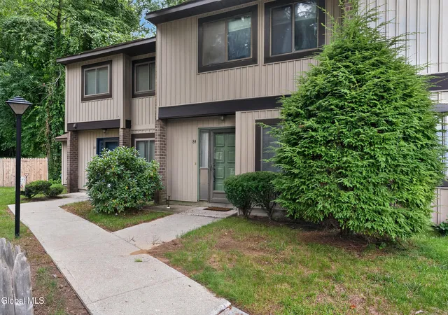 Photo 2 of Single family home for sale at 84 Crestwood Ter, Albany, NY 12203 | MLS# 202625434 | Listing updated on 2026-09-18