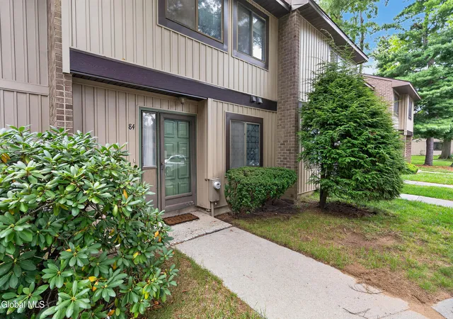 Photo 4 of Single family home for sale at 84 Crestwood Ter, Albany, NY 12203 | MLS# 202625434 | Listing updated on 2026-09-18