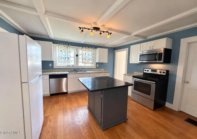 Photo 4 of Single family home for sale at 6 Lincoln St, Granville, NY 12832 | MLS# 202625568 | Listing updated on 2026-09-14