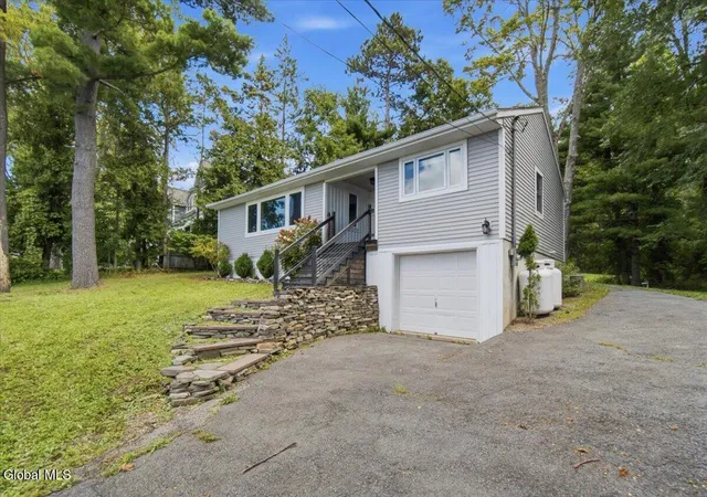 Photo 3 of Single family home for sale at 1142 Nys Rt 9p, Saratoga, NY 12866 | MLS# 202625625 | Listing updated on 2026-09-14