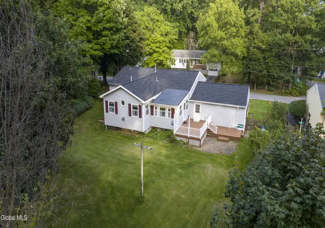 Photo 27 of Single family home for sale at 4 Sherri Rd, Saratoga Springs, NY 12866 | MLS# 202625826 | Listing updated on 2026-10-08