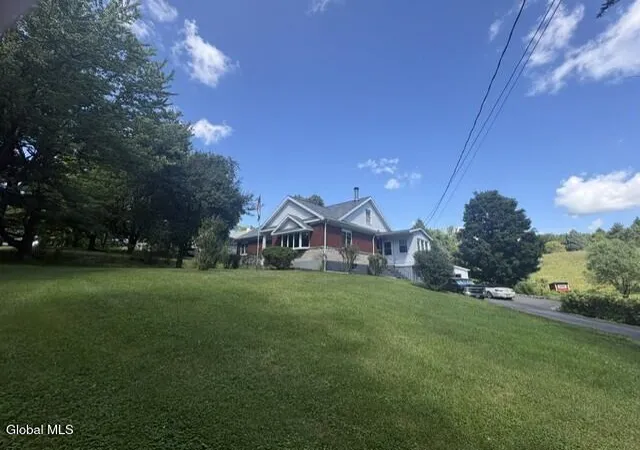 Photo 3 of Single family home for sale at 18 Pleasantview Ave, Troy, NY 12180 | MLS# 202625472 | Listing updated on 2026-09-18