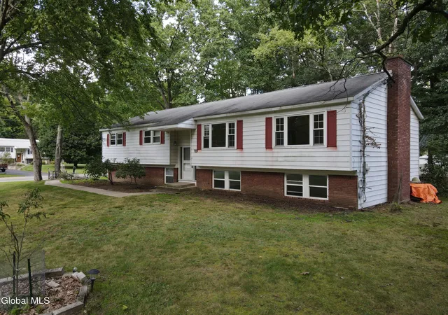 Photo 2 of Single family home for sale at 1 Torrero Dr, Clifton Park, NY 12065 | MLS# 202625623 | Listing updated on 2026-09-10