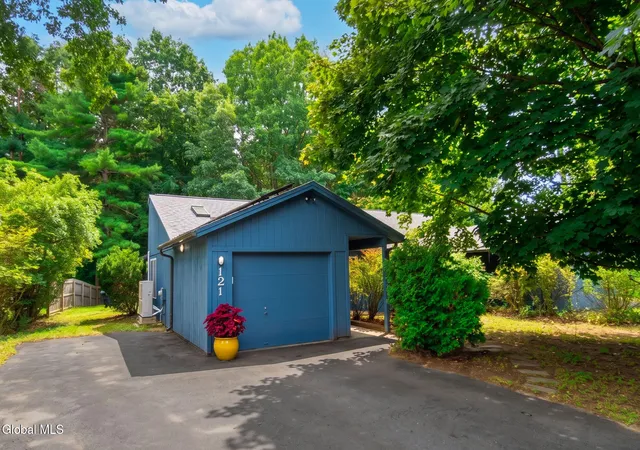 Photo 1 of Sale Pending at 121 Arrow Wood Pl, Ballston Spa, NY 12020 | MLS# 202625731 | Listing updated on 2026-10-01