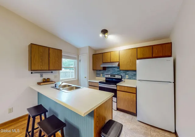 Photo 4 of Sale Pending at 121 Arrow Wood Pl, Ballston Spa, NY 12020 | MLS# 202625731 | Listing updated on 2026-10-01