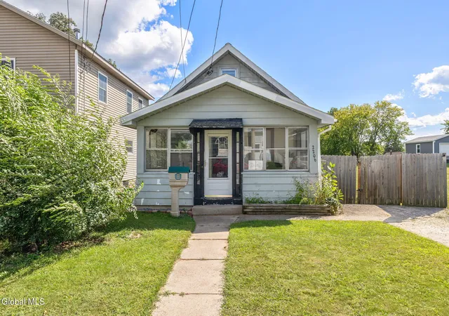Photo 1 of Single family home for sale at 2206 William St, Schenectady, NY 12306 | MLS# 202625686 | Listing updated on 2026-09-15