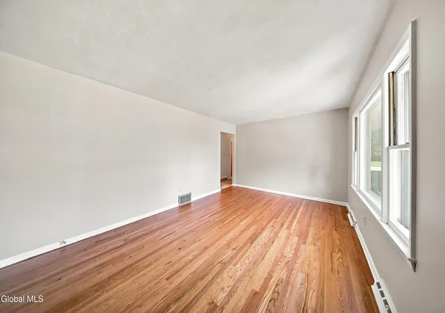 Photo 4 of Sale Pending at 4 Pettibone Dr, Colonie, NY 12205 | MLS# 202625640 | Listing updated on 2026-09-13