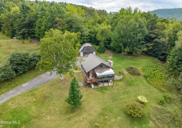 Photo 3 of Single family home for sale at 40 Duell Hl Rd, Brant Lake, NY 12815 | MLS# 202625851 | Listing updated on 2026-09-28