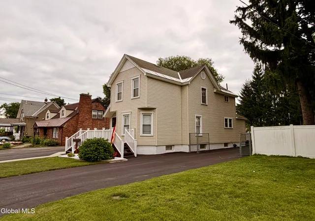 Photo 3 of Sale Pending at 223 Edward St, Schenectady, NY 12304 | MLS# 202625511 | Listing updated on 2026-09-18