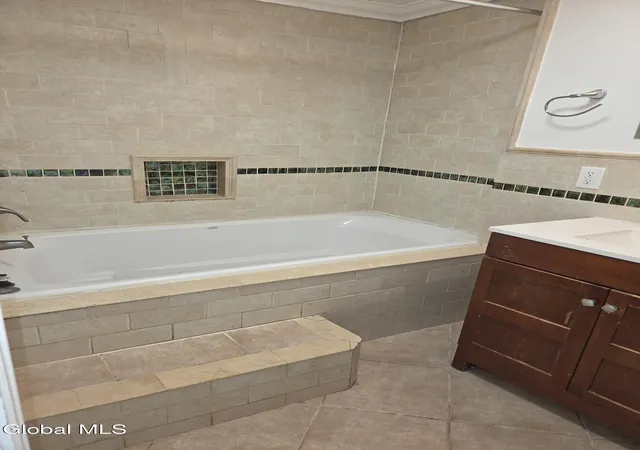 Photo 4 of House for sale at 536-540 N Pearl St, Menands, NY 12204 | MLS# 202625522 | Listing updated on 2026-09-08