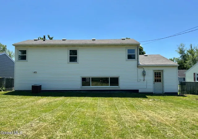 Photo 1 of Single family home for sale at 9 Dover Dr, Latham, NY 12110 | MLS# 202625534 | Listing updated on 2026-09-13