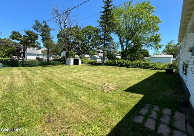 Photo 4 of Single family home for sale at 9 Dover Dr, Latham, NY 12110 | MLS# 202625534 | Listing updated on 2026-09-13