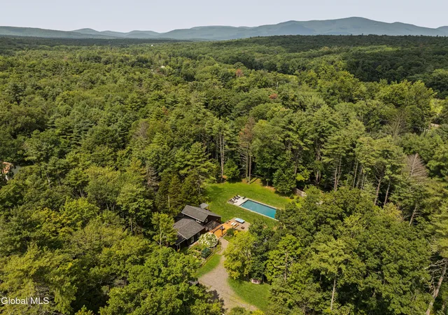 Photo 3 of Sale Pending at 22 Old Ballpark Rd, Kingston, NY 12401 | MLS# 202625614 | Listing updated on 2026-09-24