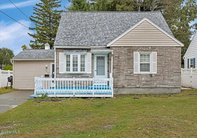 Photo 1 of Single family home for sale at 126 Osborne Rd, Albany, NY 12205 | MLS# 202625539 | Listing updated on 2026-09-14