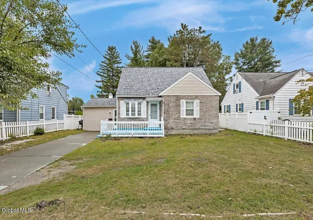 Photo 2 of Single family home for sale at 126 Osborne Rd, Albany, NY 12205 | MLS# 202625539 | Listing updated on 2026-09-14