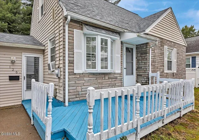 Photo 4 of Single family home for sale at 126 Osborne Rd, Albany, NY 12205 | MLS# 202625539 | Listing updated on 2026-09-14