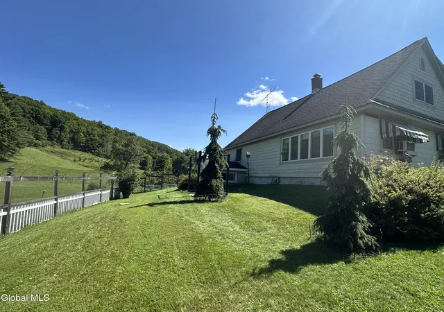 Photo 2 of Sale Pending at 199 Flints Xing, Canaan, NY 12029 | MLS# 202625589 | Listing updated on 2026-09-13