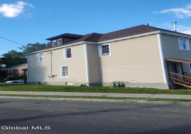 Photo 1 of House for sale at 465 Hulett St, Schenectady, NY 12307 | MLS# 202625571 | Listing updated on 2026-09-09