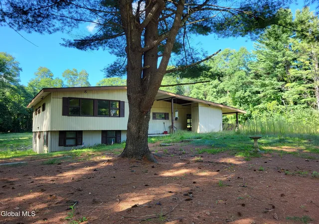 Photo 2 of Sale Pending at 639 Mac Elroy Rd, Ballston Lake, NY 12019 | MLS# 202625557 | Listing updated on 2026-09-13