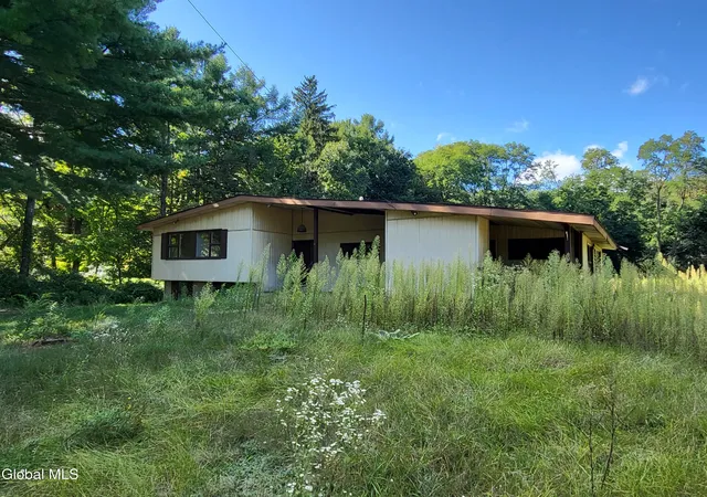 Photo 3 of Sale Pending at 639 Mac Elroy Rd, Ballston Lake, NY 12019 | MLS# 202625557 | Listing updated on 2026-09-13