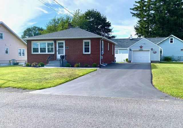 Photo 1 of Sale Pending at 11 Washington Ave, Albany, NY 12205 | MLS# 202625555 | Listing updated on 2026-09-14