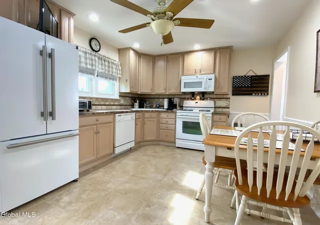 Photo 4 of Sale Pending at 11 Washington Ave, Albany, NY 12205 | MLS# 202625555 | Listing updated on 2026-09-14