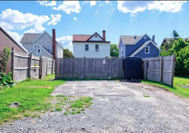 Photo 4 of Single family home for sale at 23 Yost St, Johnstown, NY 12095 | MLS# 202625561 | Listing updated on 2026-09-16