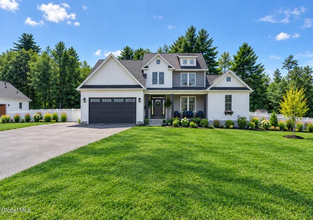 Photo 2 of Single family home for sale at 4 Magnolia Ct, Ballston Spa, NY 12020 | MLS# 202625632 | Listing updated on 2026-09-11
