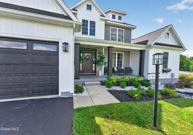 Photo 3 of Single family home for sale at 4 Magnolia Ct, Ballston Spa, NY 12020 | MLS# 202625632 | Listing updated on 2026-09-11