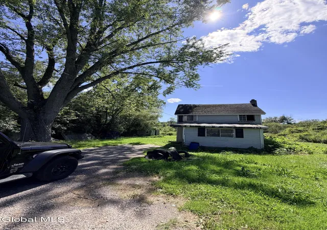 Photo 3 of Single family home for sale at 1517 State Hwy 29a, Gloversville, NY 12078 | MLS# 202625563 | Listing updated on 2026-09-08