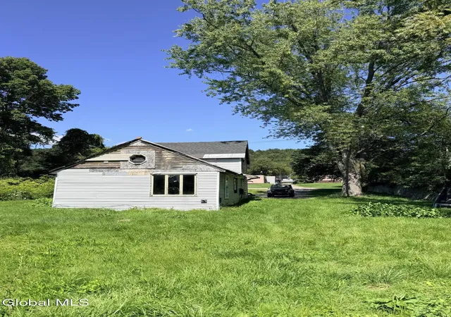Photo 4 of Single family home for sale at 1517 State Hwy 29a, Gloversville, NY 12078 | MLS# 202625563 | Listing updated on 2026-09-08