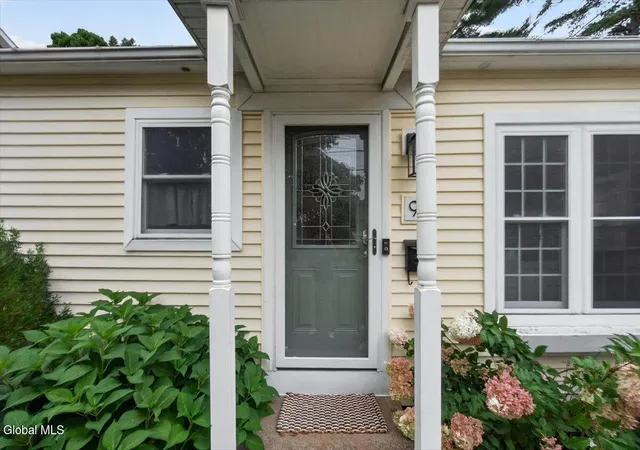 Photo 2 of Sale Pending at 9 Cottonwood Pl, Albany, NY 12205 | MLS# 202625775 | Listing updated on 2026-09-16