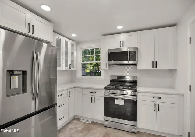 Photo 3 of Sale Pending at 41 Brent St, Colonie, NY 12205 | MLS# 202625720 | Listing updated on 2026-09-24