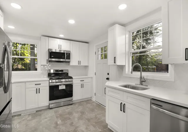 Photo 4 of Sale Pending at 41 Brent St, Colonie, NY 12205 | MLS# 202625720 | Listing updated on 2026-09-24