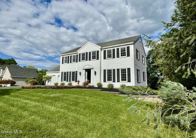 Photo 3 of Single family home for sale at 32 Greyledge Dr, Albany, NY 12211 | MLS# 202625832 | Listing updated on 2026-09-14