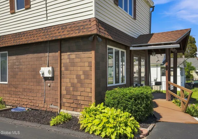 Listing Photo 4 - Condo for sale in building located at 26 Charles St, Waterford, NY 12188