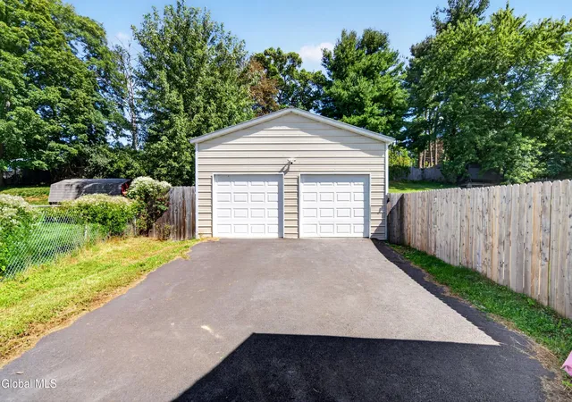 Photo 2 of Single family home for sale at 10 Kitty Ln, Rensselaer, NY 12144 | MLS# 202626209 | Listing updated on 2026-09-30