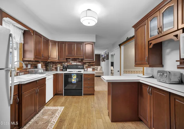 Photo 4 of Single family home for sale at 15 Walter Dr, Saratoga Springs, NY 12866 | MLS# 202625633 | Listing updated on 2026-09-16
