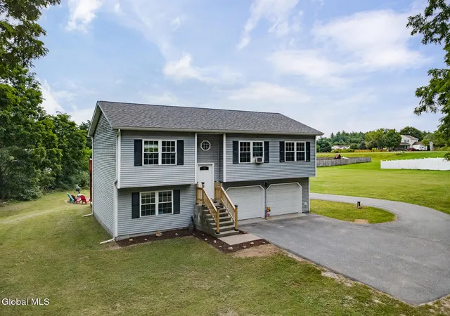 Photo 1 of Single family home for sale at 61 Locust Ridge Dr, Corinth, NY 12822 | MLS# 202625786 | Listing updated on 2026-09-17