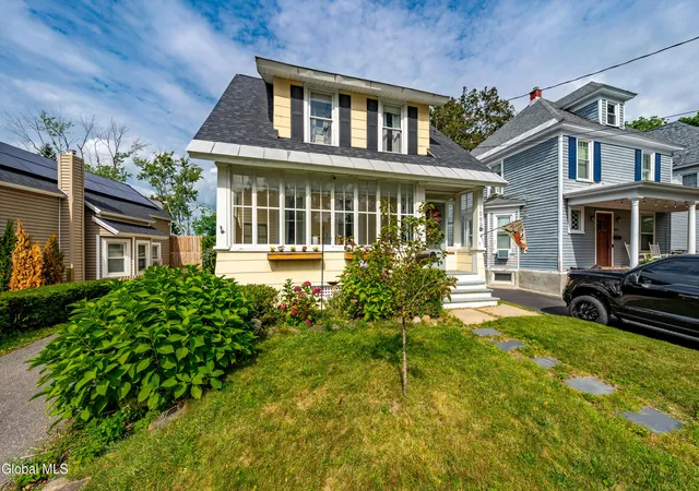 Photo 2 of Sale Pending at 1069 Van Antwerp Rd, Schenectady, NY 12309 | MLS# 202625881 | Listing updated on 2026-09-21