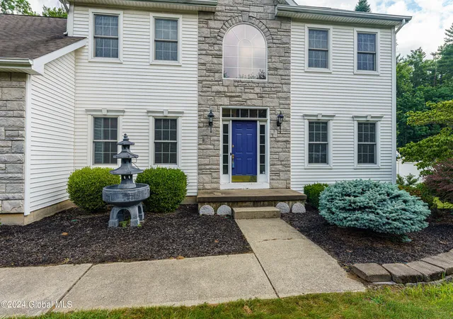 Photo 3 of Single family home for sale at 20 Birch Hl Rd, Ballston Lake, NY 12019 | MLS# 202626259 | Listing updated on 2026-10-01